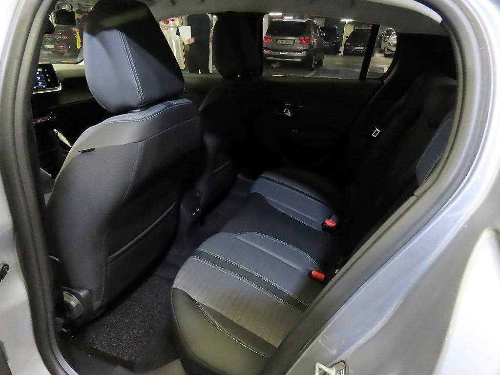 Peugeot 208 - Vista 7