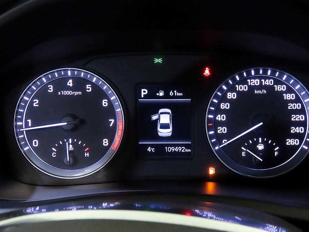 HYUNDAI Sonata - Vista 9