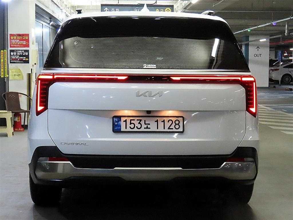 KIA Carnival - Vista 5