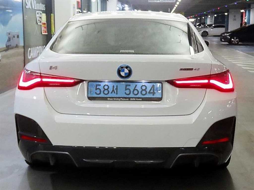 BMW i4 - Vista 5