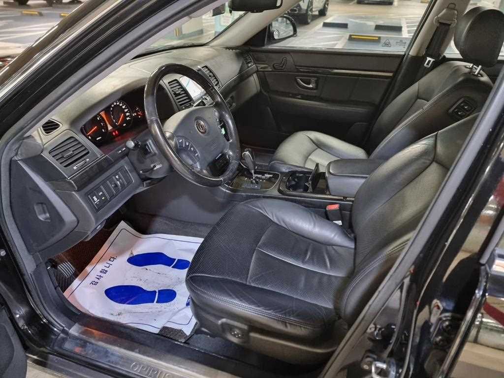 KIA Opirus - Vista 4