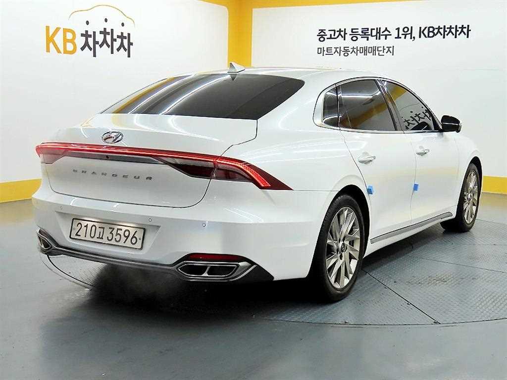 HYUNDAI Grandeur - Vista 4
