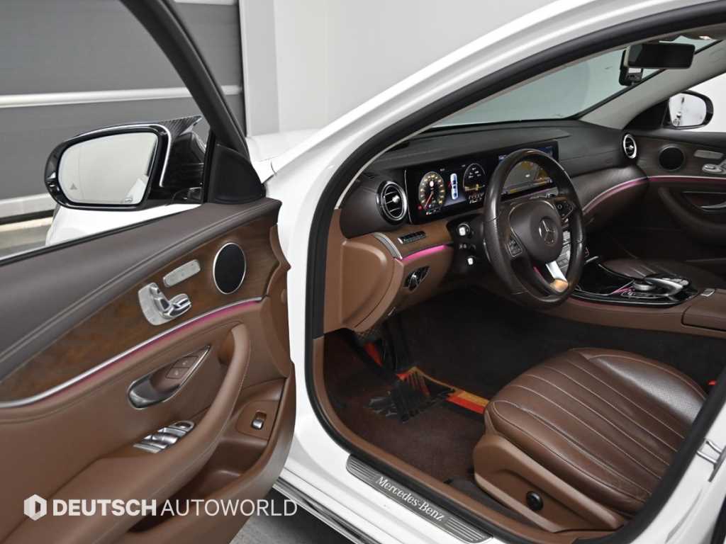 Mercedes Benz E class - Vista 11