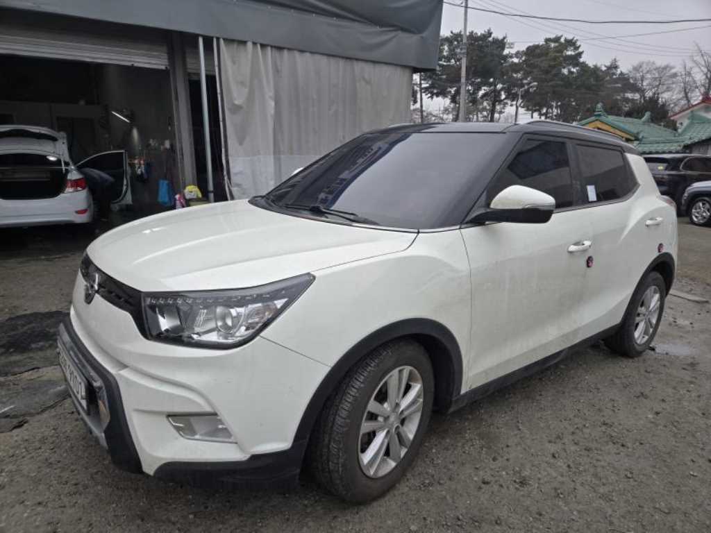Ssangyong Tivoli - Vista 3