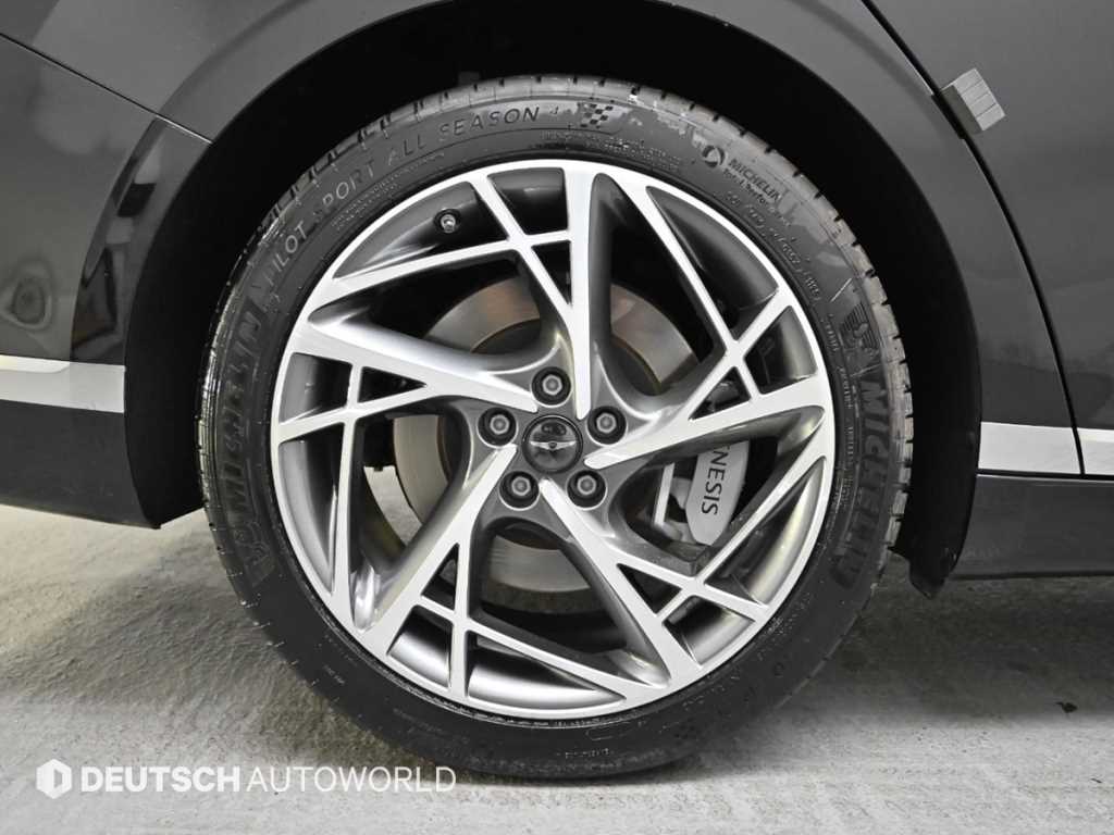 Genesis G90 - Vista 5