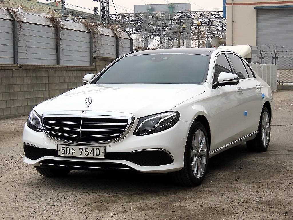 Mercedes Benz E class - Vista 2