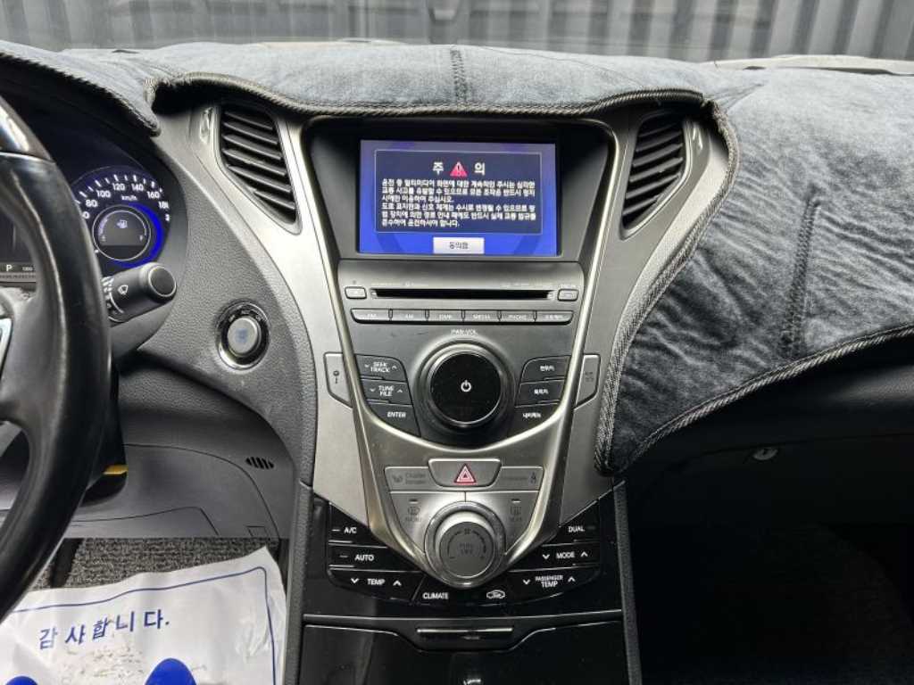 HYUNDAI Grandeur - Vista 11