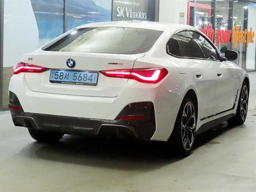 BMW i4 - Vista 4