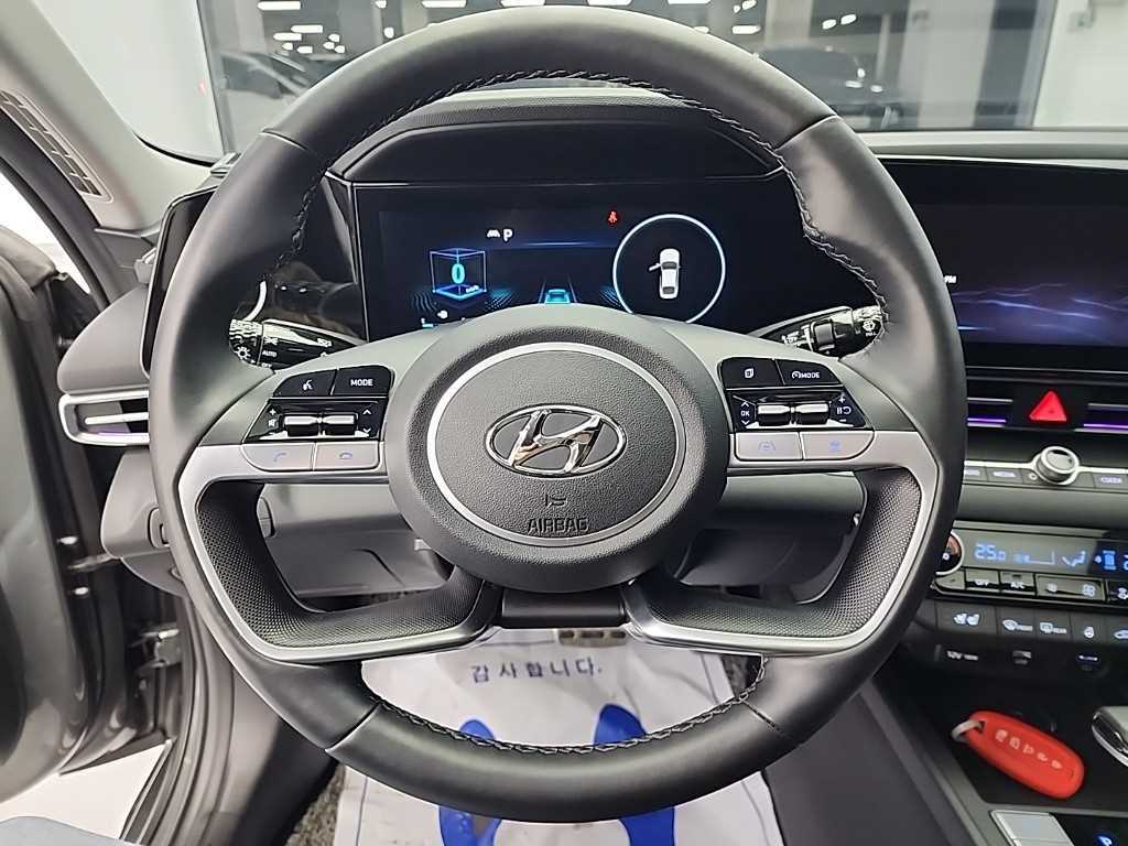 HYUNDAI Avante - Vista 9