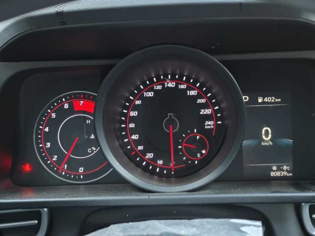 HYUNDAI Avante - Vista 6