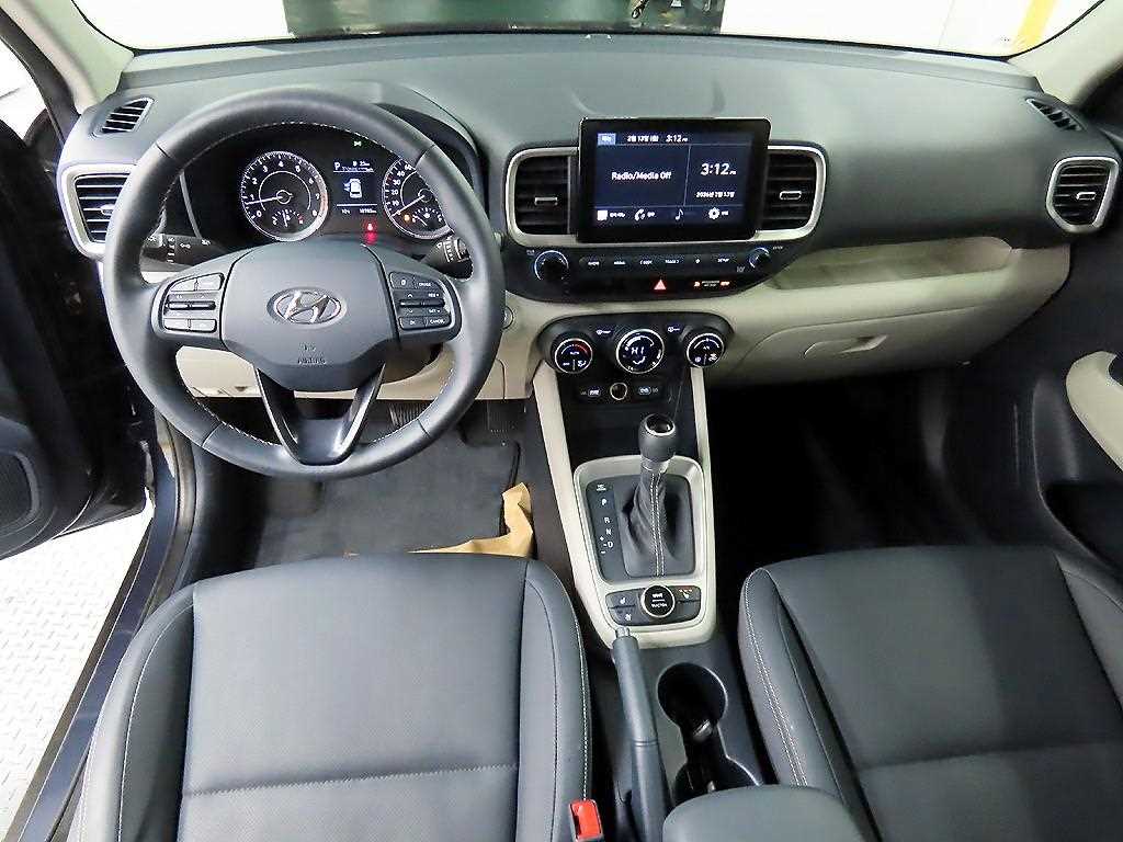 HYUNDAI Venue - Vista 7