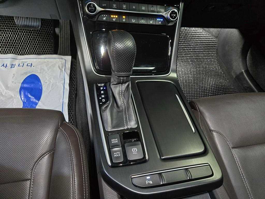 HYUNDAI Grandeur - Vista 12