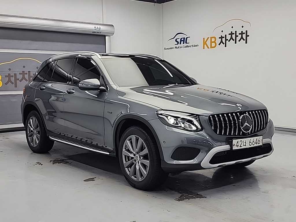 Mercedes Benz GLC Class - Vista 4