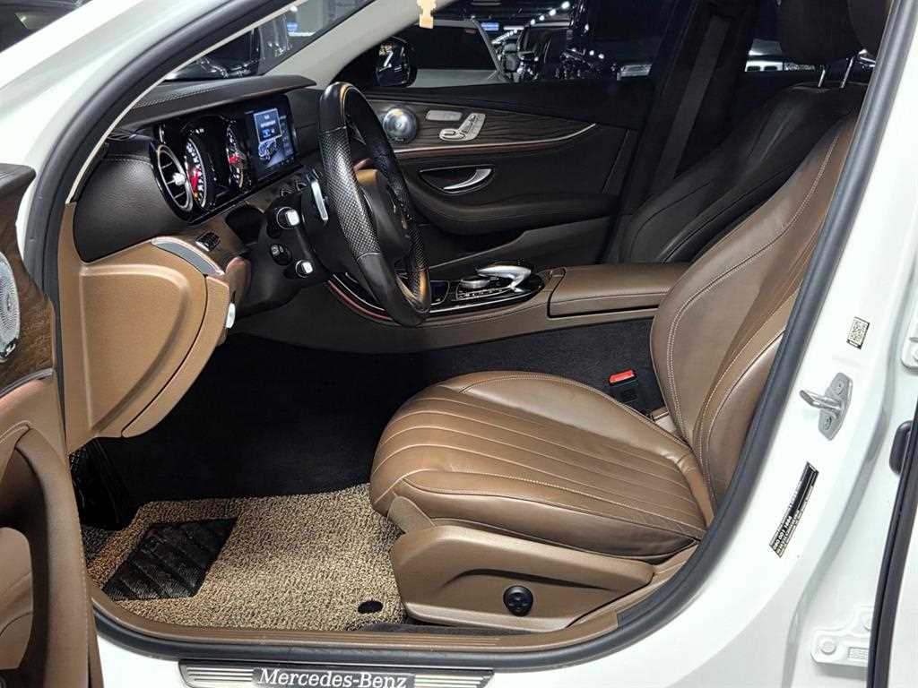 Mercedes Benz E class - Vista 7