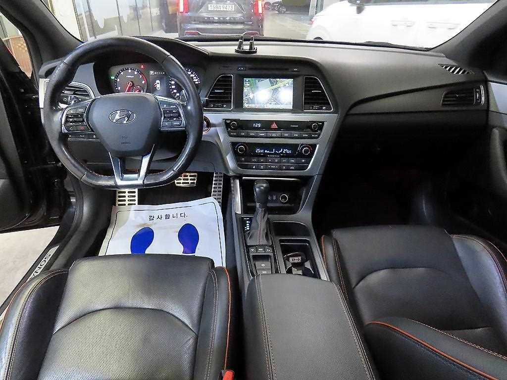 HYUNDAI Sonata - Vista 10