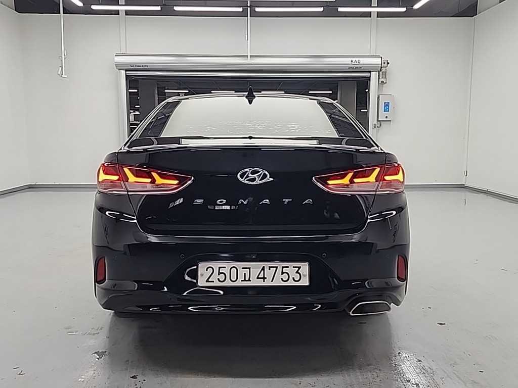 HYUNDAI Sonata - Vista 3