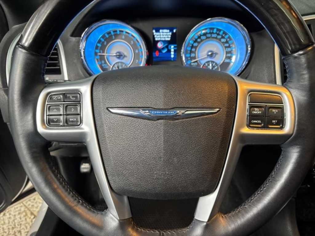 Chrysler 300C - Vista 12