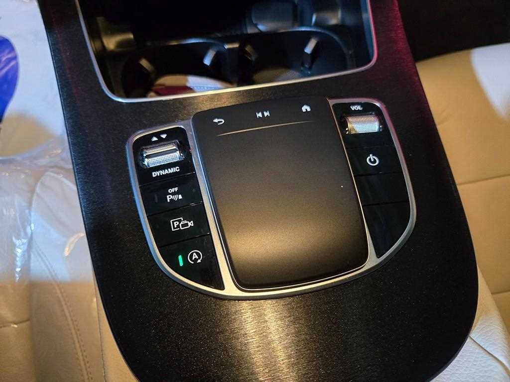 Mercedes Benz E class - Vista 12