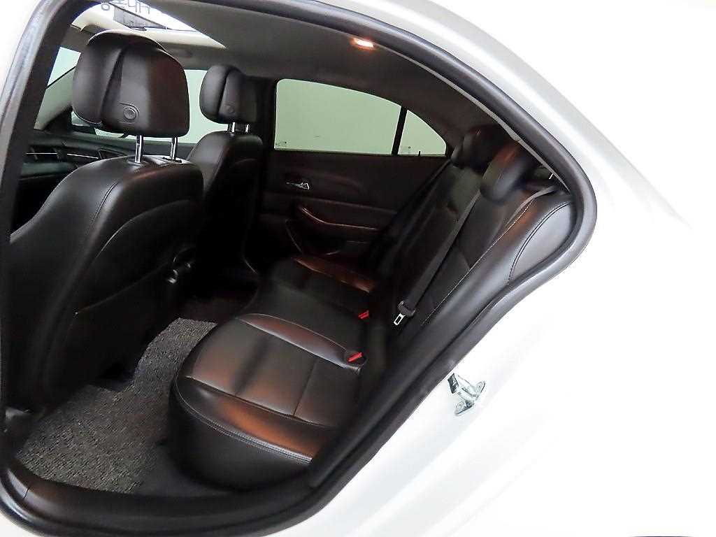 Chevrolet Malibu - Vista 6