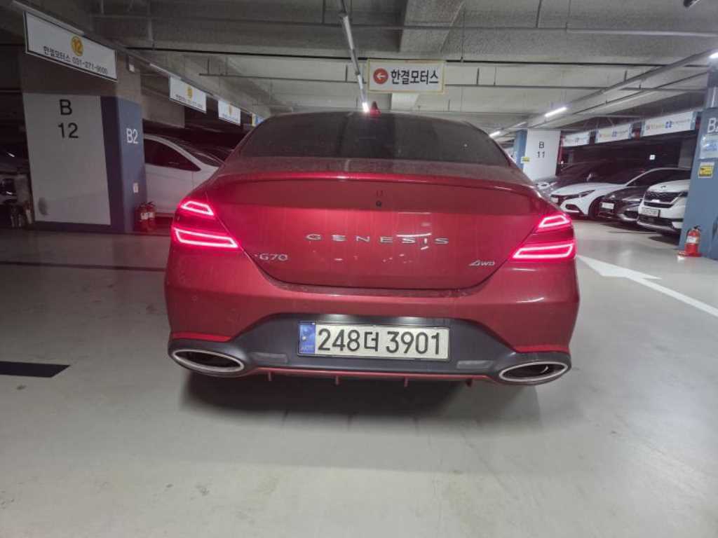 Genesis G70 - Vista 4