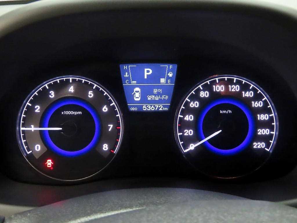 HYUNDAI Accent - Vista 6