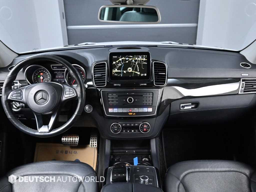 Mercedes Benz GLS Class - Vista 7
