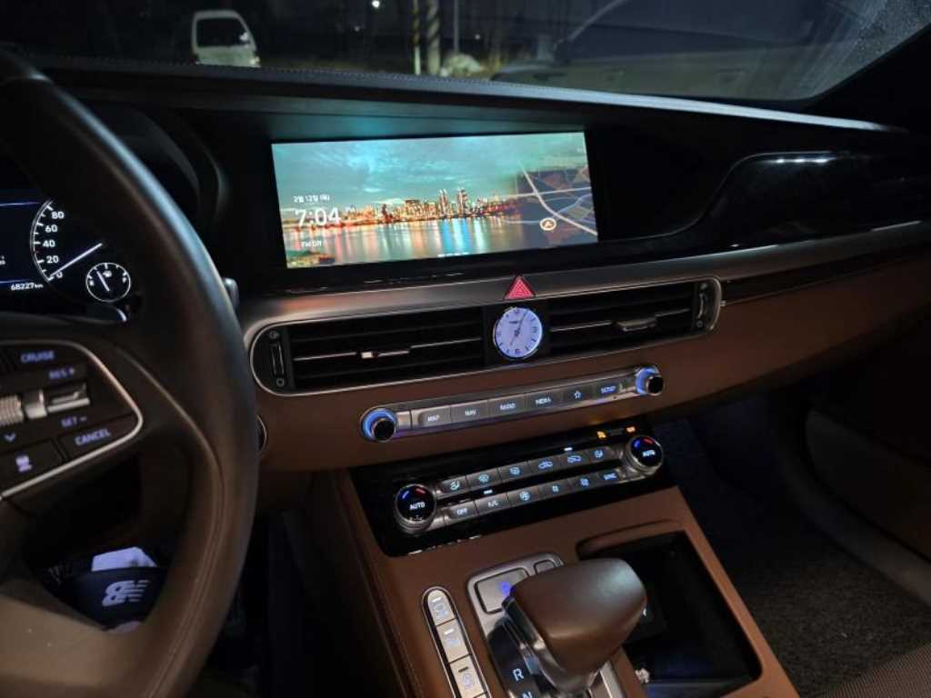 Genesis G90 - Vista 8