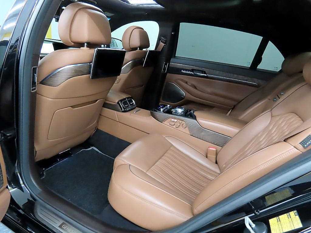 Genesis G90 - Vista 6