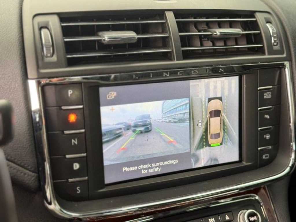 Lincoln Continental - Vista 5