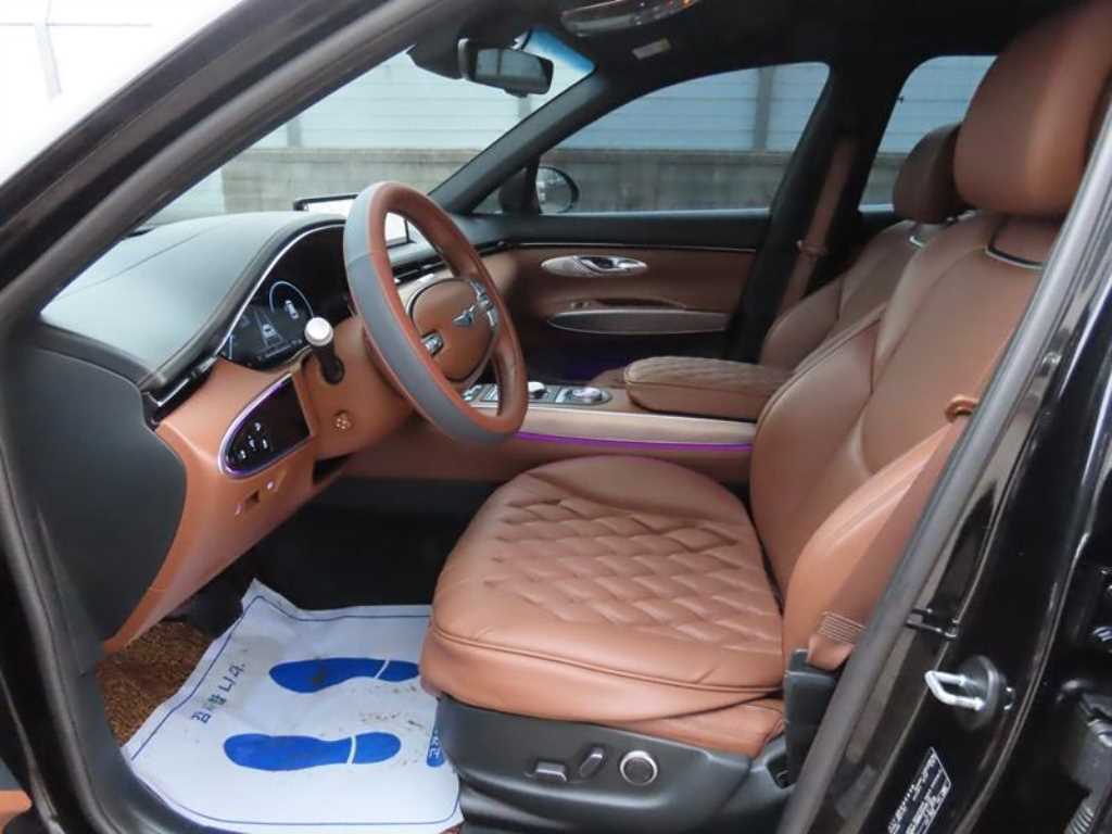 Genesis GV70 - Vista 6