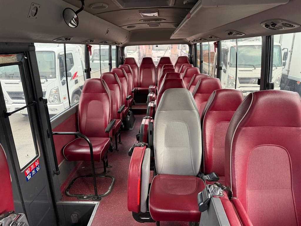 medium and large bus Hyundai bus 2015 the color of pearl - Importación desde Corea - HF Imports Iquique - Foto 14