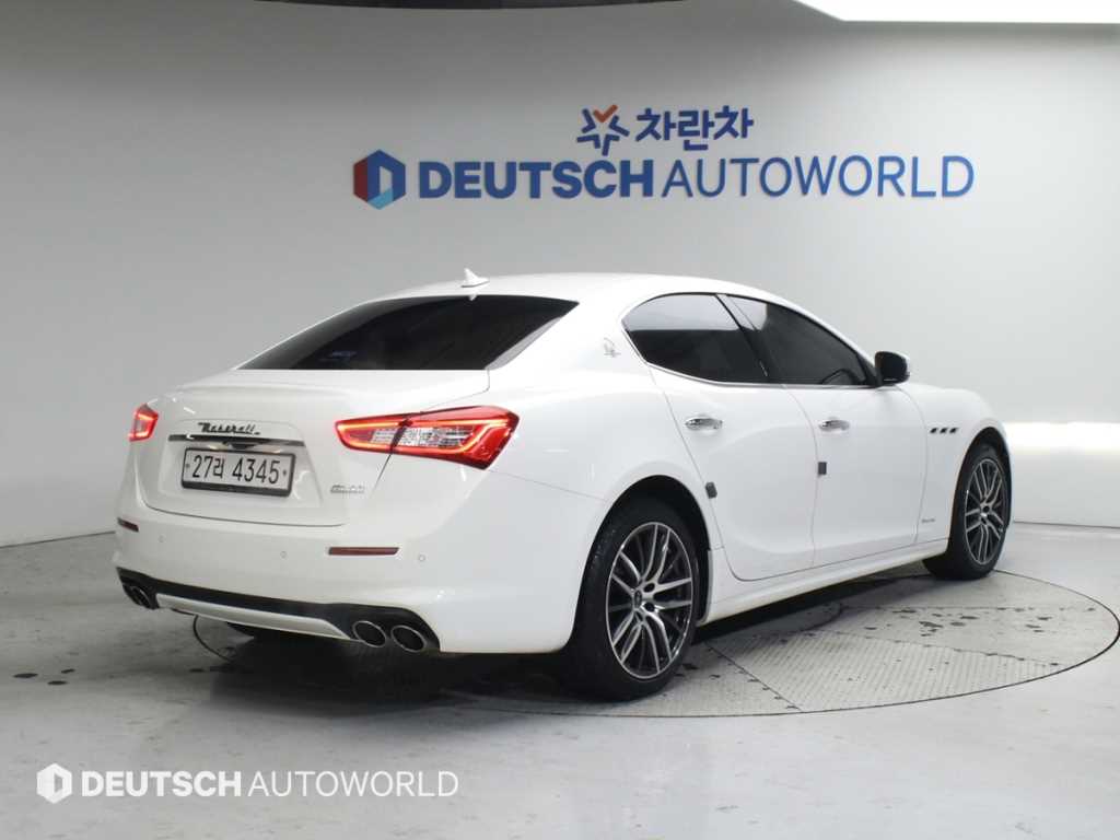 Maserati Ghibli - Vista 2