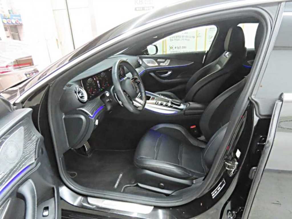 Mercedes Benz AMG GT - Vista 5