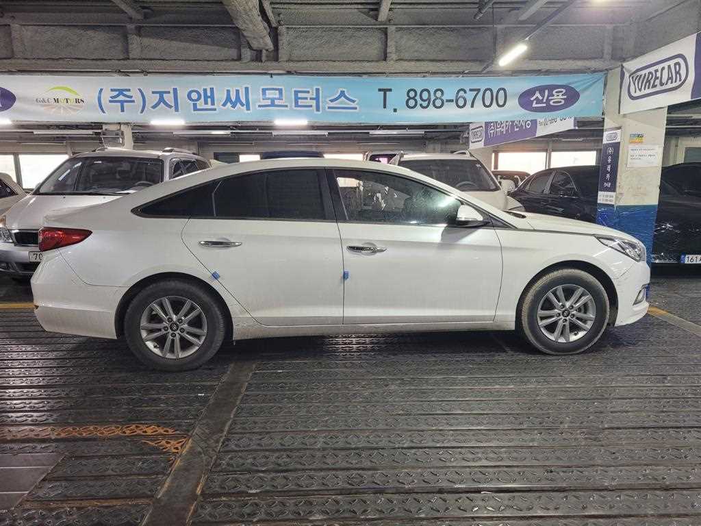HYUNDAI Sonata - Vista 3