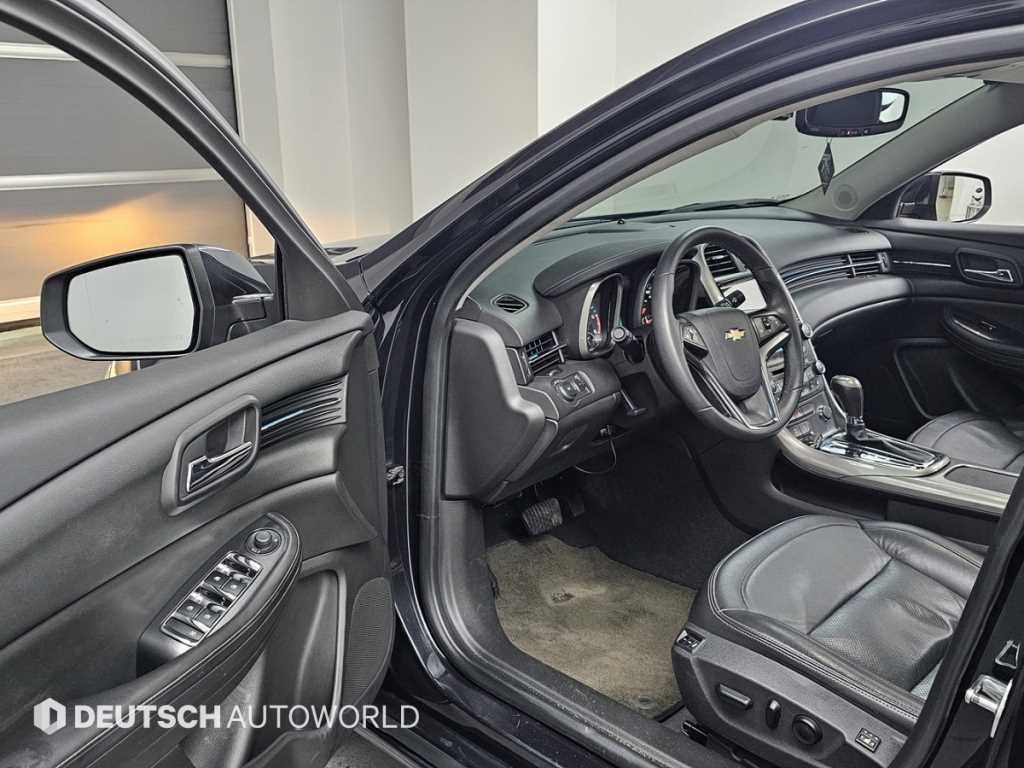 Chevrolet Malibu - Vista 11