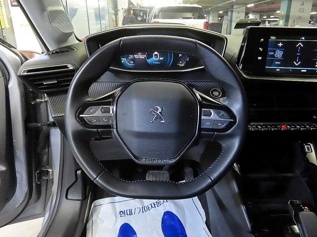 Peugeot 208 - Vista 8