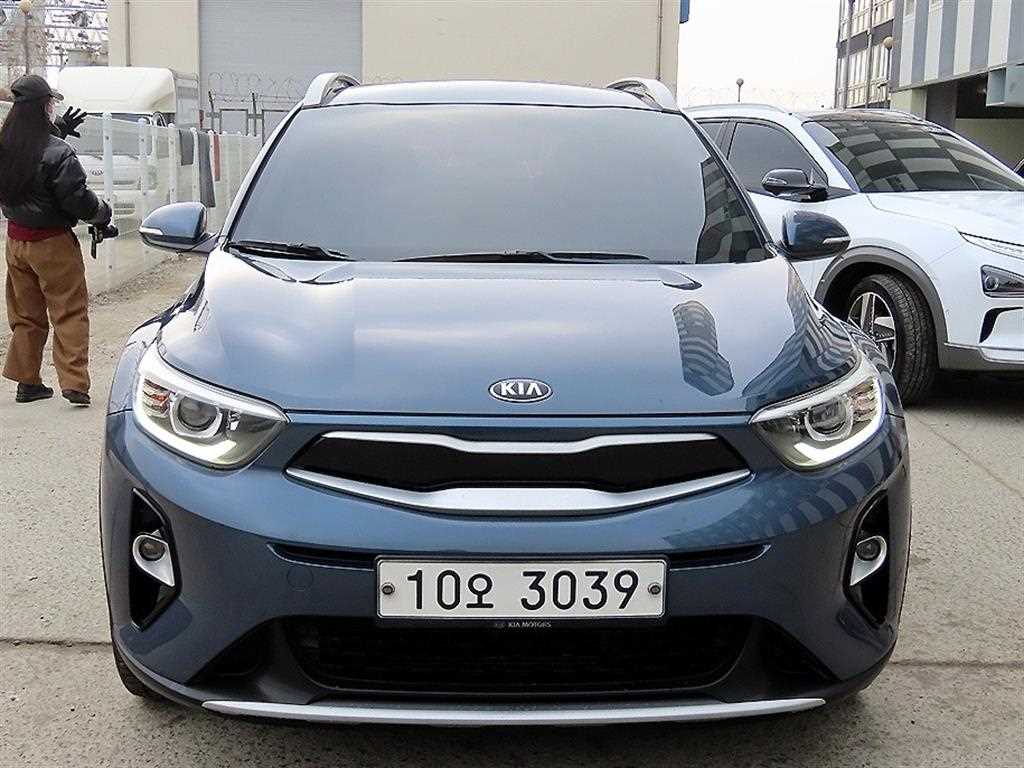 KIA Stonic 2018 Azul - Importación desde Corea - HF Imports Iquique - Foto 1