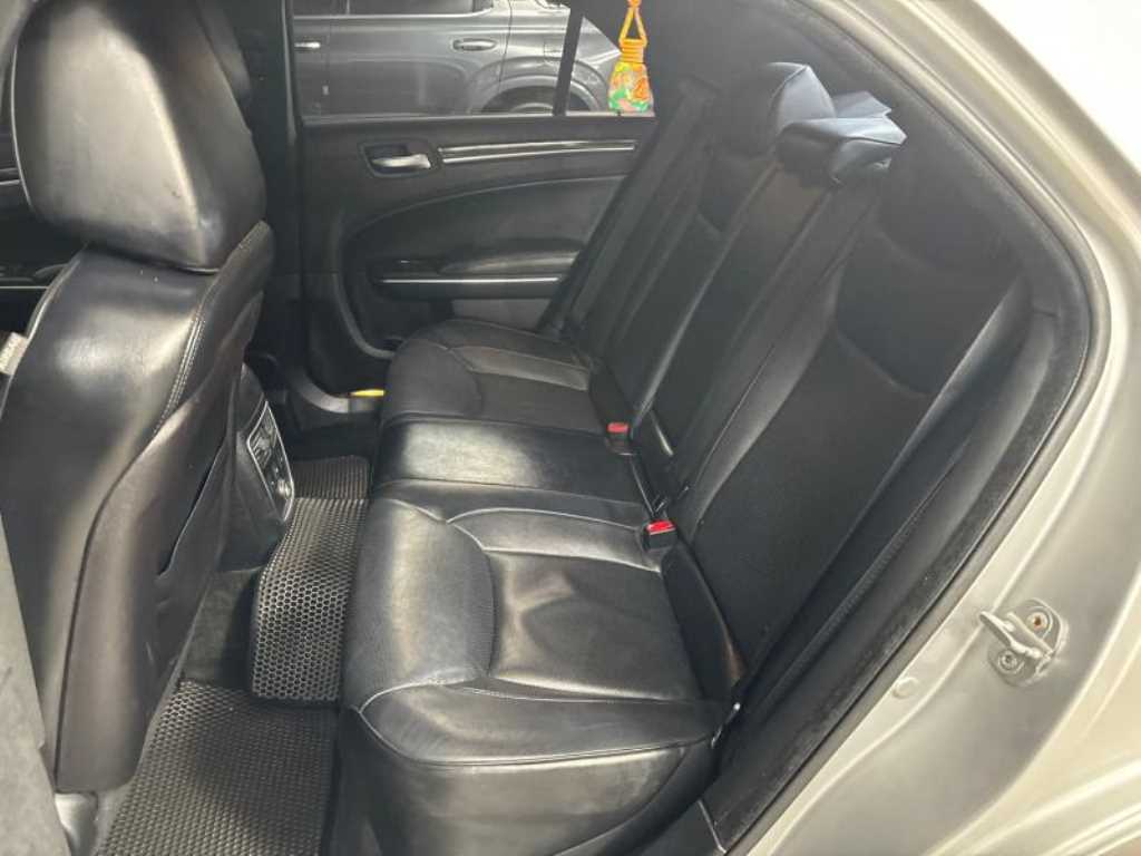 Chrysler 300C - Vista 8