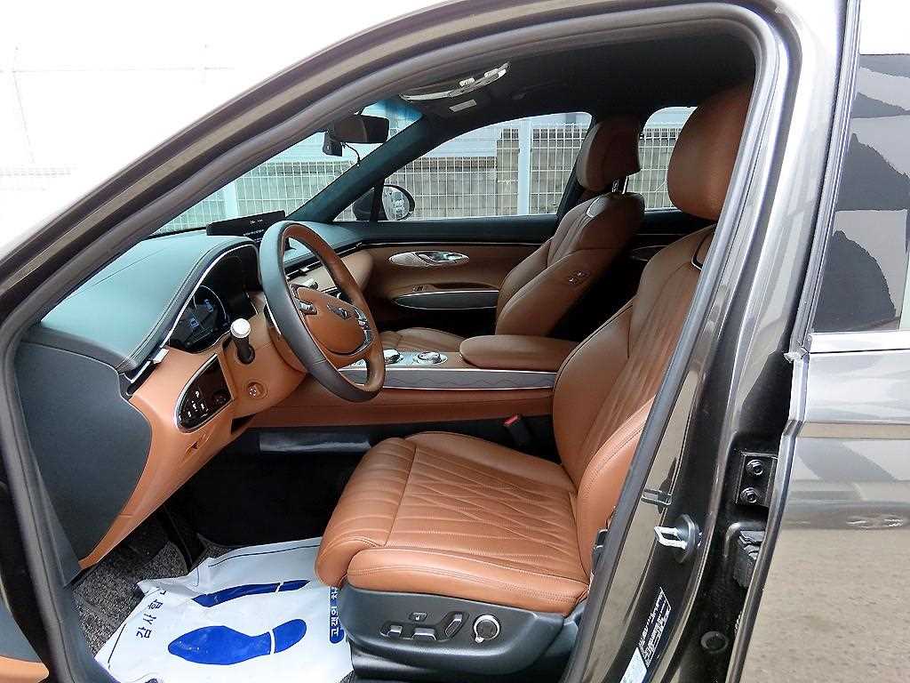 Genesis GV70 - Vista 5