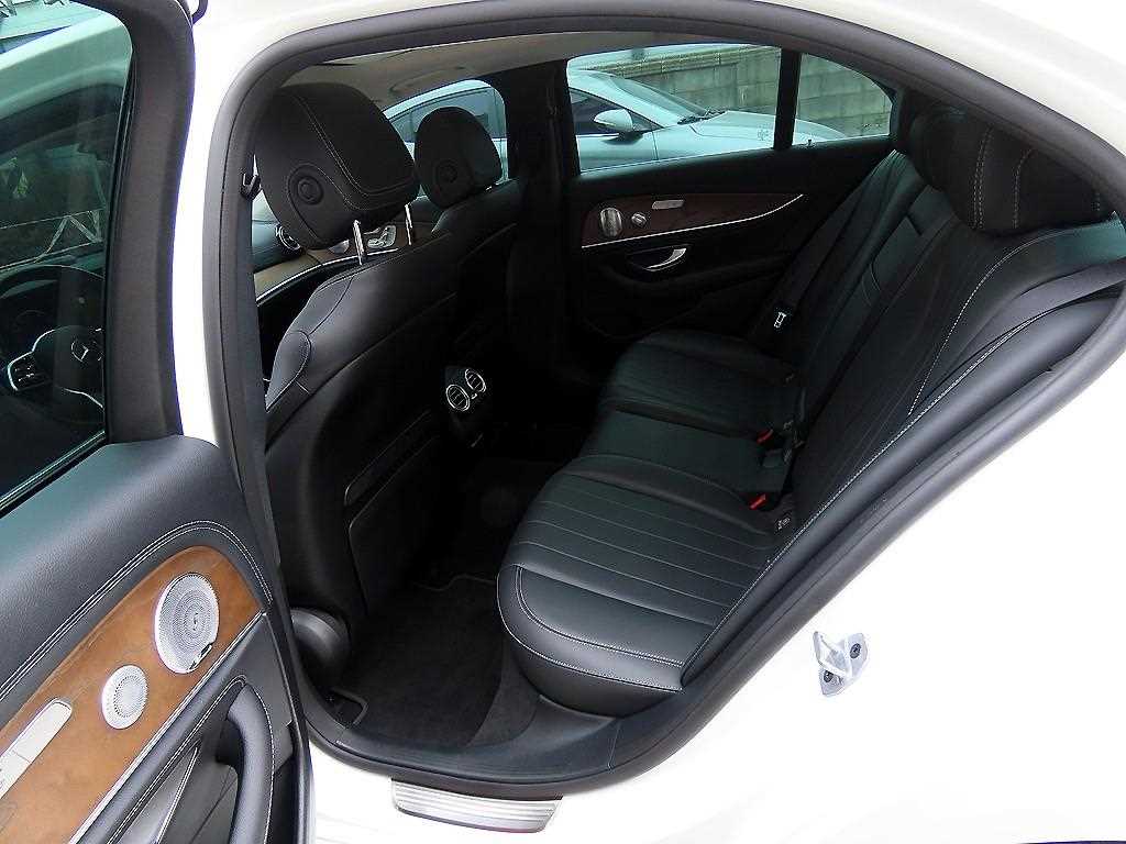 Mercedes Benz E class - Vista 6