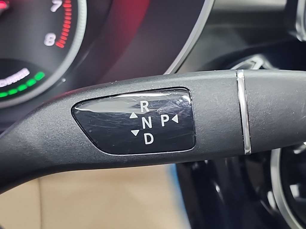 Mercedes Benz GLC Class - Vista 8