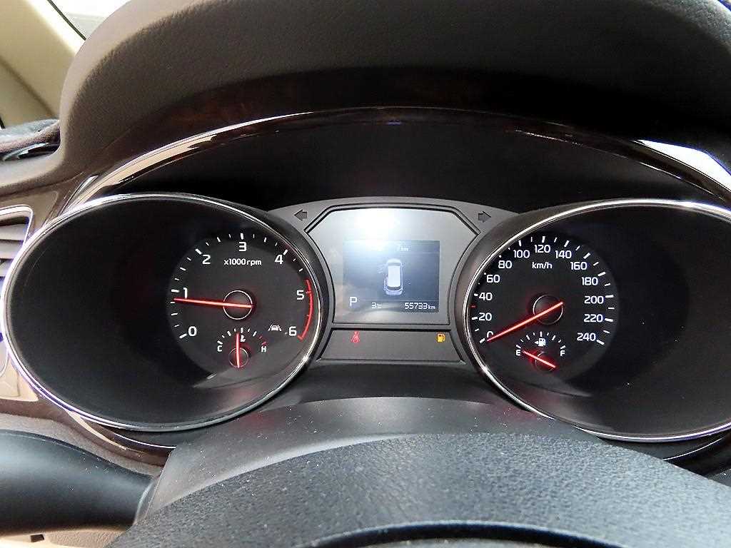 KIA Carnival - Vista 9