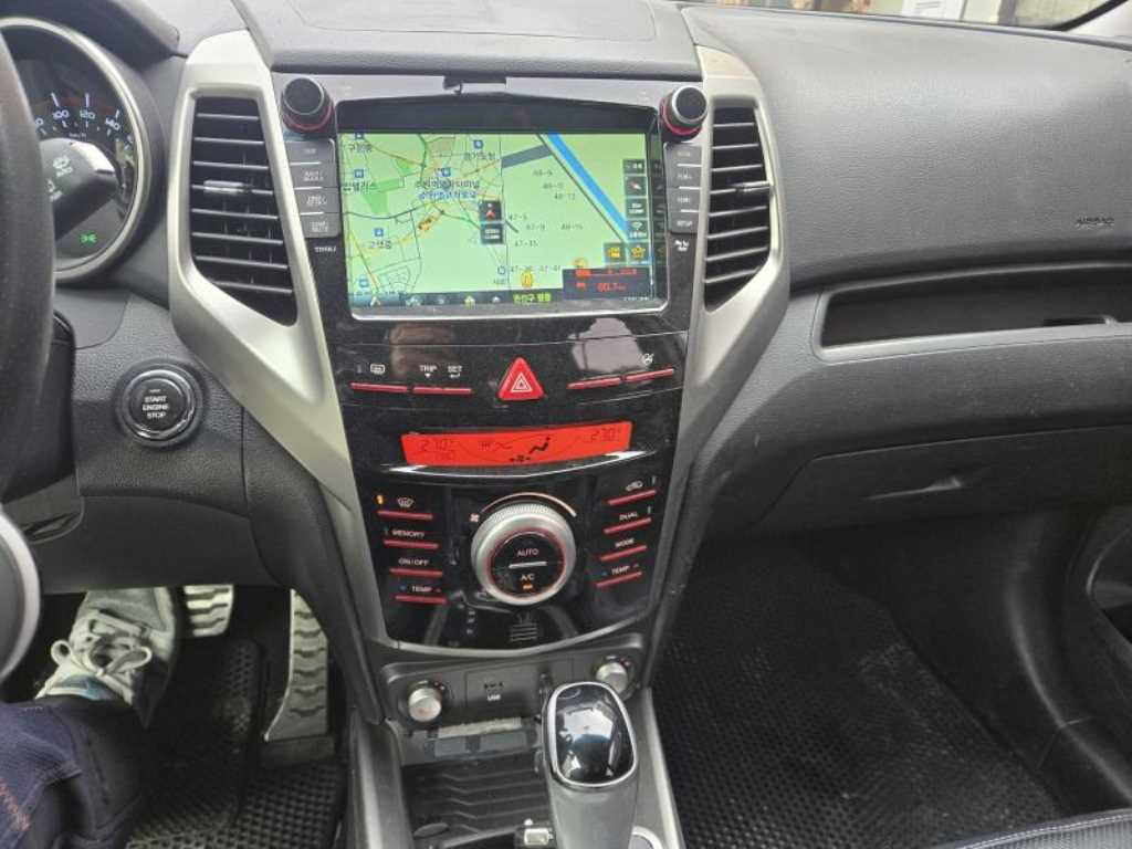 Ssangyong Tivoli - Vista 9