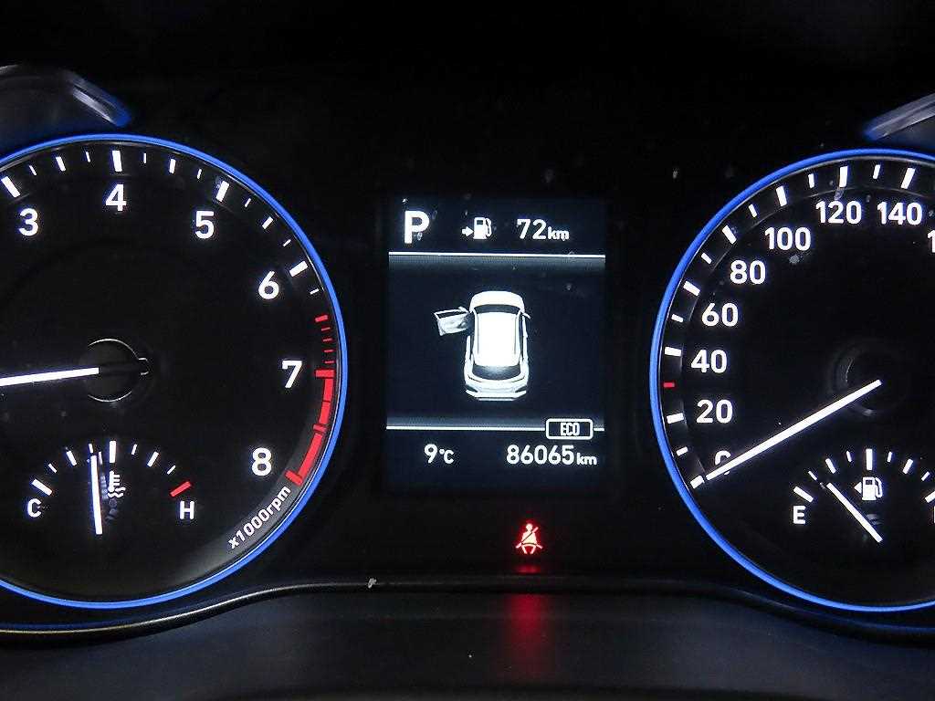 HYUNDAI Kona - Vista 9