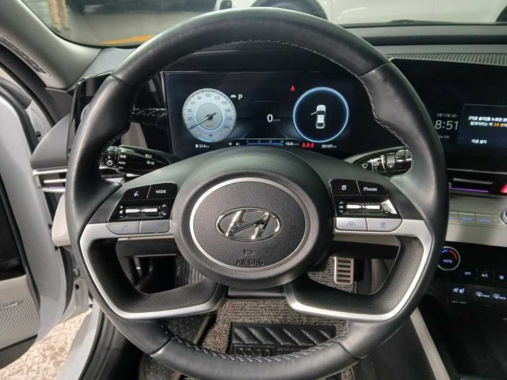 HYUNDAI Avante - Vista 8