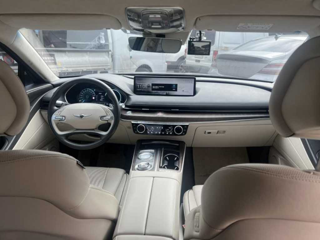 Genesis G80 - Vista 10