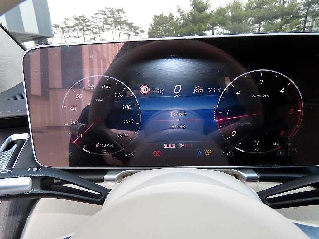 Mercedes Benz S Class - Vista 9