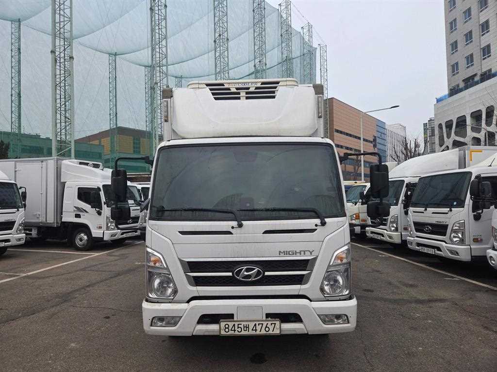 medium and large cargo truck - Vista 2