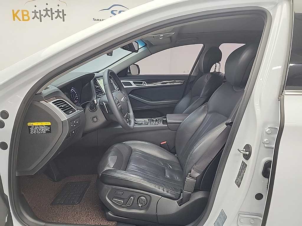 HYUNDAI Genesis - Vista 11