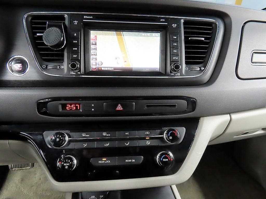 KIA Carnival 2016 Negro - Importación desde Corea - HF Imports Iquique - Foto 15